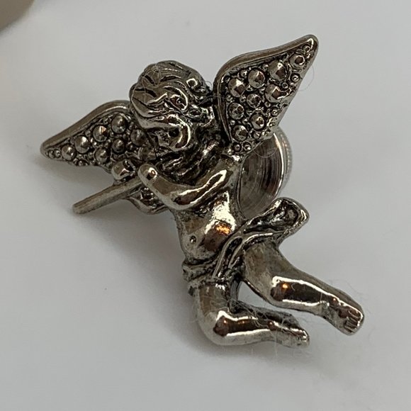 Avon 1984 Cherub Scatter Pin - Flute - Picture 2 of 3